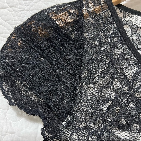 EXPRESS Sexy Black Lace & Cream Semi Sheer Blouse, Size XSmall, #219 - Picture 6 of 9
